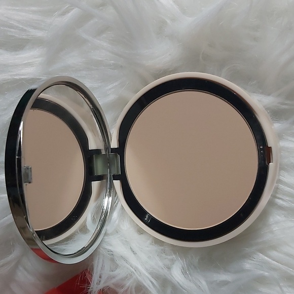 Pupa Milano powder Fondation - Picture 6 of 7